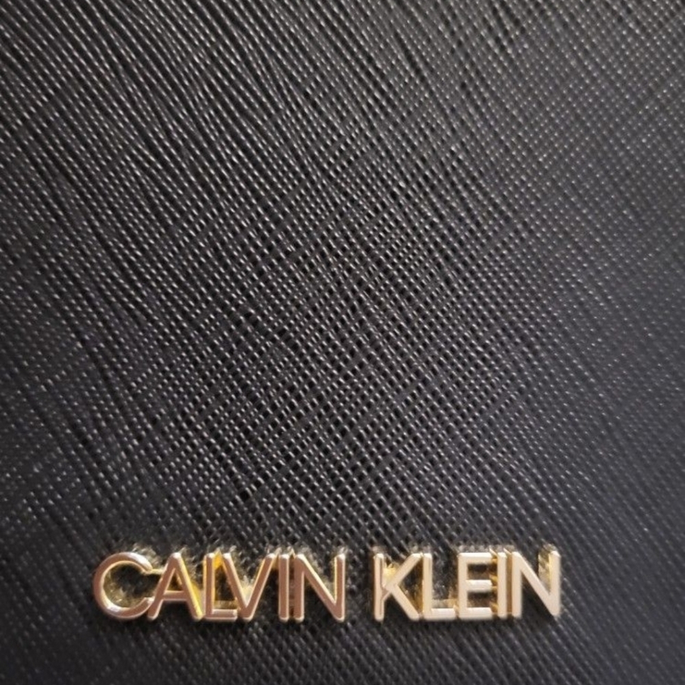 Calvin Klein Crossbody - Picture 4 of 4